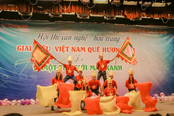 Tiết mục văn nghệ Dòng máu Lạc Hồng