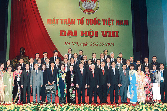 Lãnh đạo Đảng, Nhà nước, Chính phủ, Quốc hội, Mặt trận Tổ quốc chụp ảnh lưu niệm cùng các đại biểu kiều bào tham dự Đại hội Mặt trận Tổ quốc VN lần thứ VIII (tháng 9/2014)