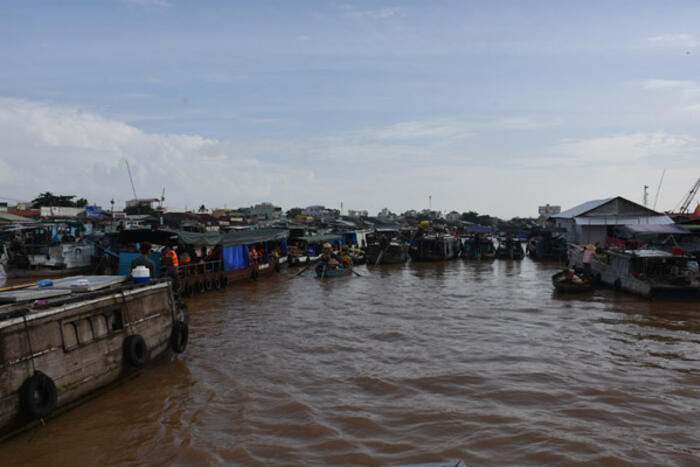 Chợ nổi Cái Răng là một nét văn hóa rất đặc sắc ở vùng đồng bằng sông nước Cửu Long