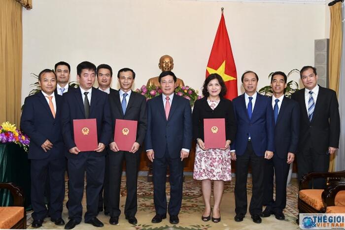 Phó Thủ tướng, Bộ trưởng Ngoại giao Phạm Bình Minh phát biểu, giao nhiệm vụ cho các cán bộ cấp Vụ được bổ nhiệm lần này (Ảnh: Tuấn Anh)