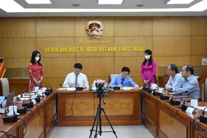 Thứ trưởng Phạm Quang Hiệu và ông Nguyễn Trọng Điều, Chủ tịch VPBA ký kết Biên bản thỏa thuận hợp tác giữa hai bên