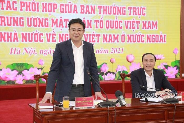 Ông Phạm Quang Hiệu, Thứ trưởng Ngoại giao, Chủ nhiệm Ủy ban Nhà nước về NVNONN phát biểu tại Hội nghị