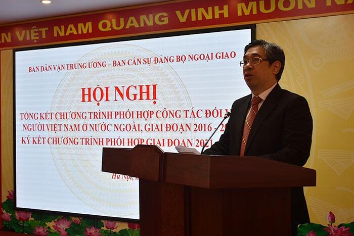 Ông Nguyễn Phước Lộc, Phó Trưởng Ban Dân vận Trung ương báo cáo kết quả công tác phối hợp giữa hai cơ quan giai đoạn 2016-2021