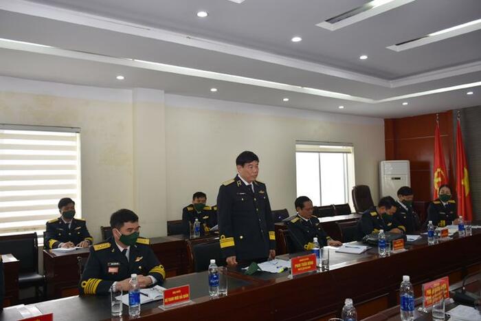 Chuẩn Đô đốc Phan Tuấn Hùng phát biểu tại buổi làm việc