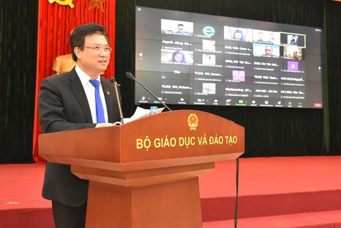 Thứ trưởng Bộ GDĐT Nguyễn Hữu Độ phát biểu tại buổi lễ