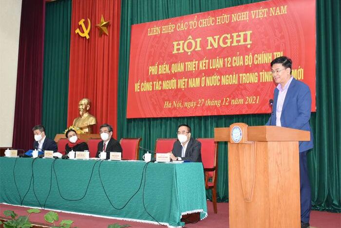 Thứ trưởng Bộ Ngoại giao, Chủ nhiệm UBNNVNVNONN Phạm Quang Hiệu phát biểu tại Hội nghị