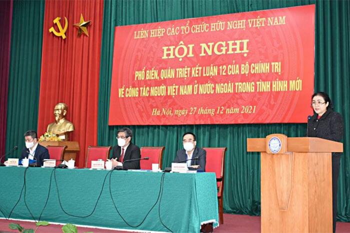 Bà Nguyễn Phương Nga, Chủ tịch Liên hiệp các tổ chức hữu nghị Việt Nam kết luận tại Hội nghị