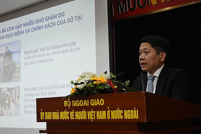 Phó Chủ nhiệm Ngô Trịnh Hà trình bày báo cáo tổng kết công tác 
