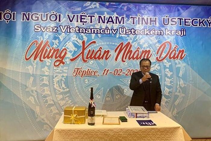 Đại sứ Thái Xuân Dũng phát biểu tại Dạ tiệc đầu xuân do Chi hội người Việt Nam tại tỉnh Ústecký tổ chức