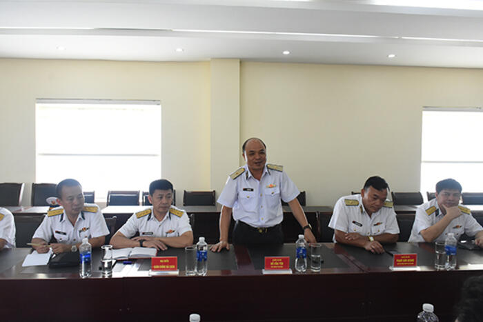 Chuẩn Đô đốc Đỗ Văn Yên phát biểu tại buổi làm việc