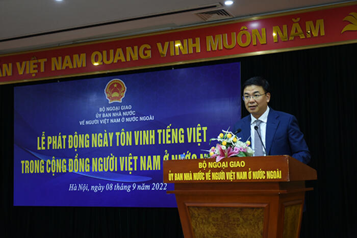 Thứ trưởng Bộ Ngoại giao, Chủ nhiệm Ủy ban Nhà nước về NVONN Phạm Quang Hiệu phát biểu tại Lễ phát động