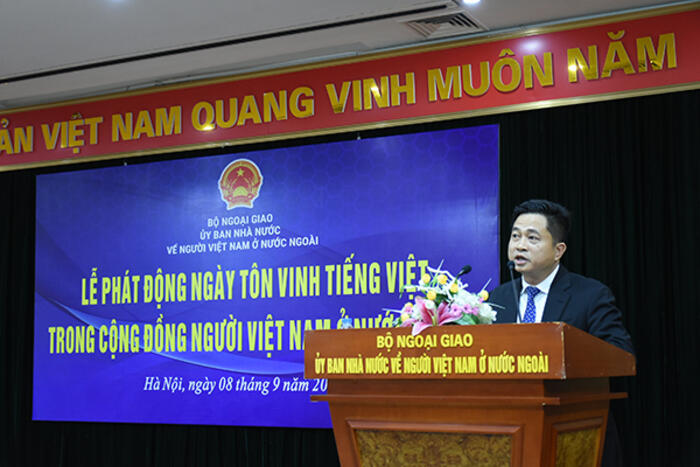 Ông Đinh Hoàng Linh, Vụ trưởng, Vụ Thông tin - Văn hóa, Ủy ban Nhà nước về NVONN, Bộ Ngoại giao phát biểu tại Lễ phát động.