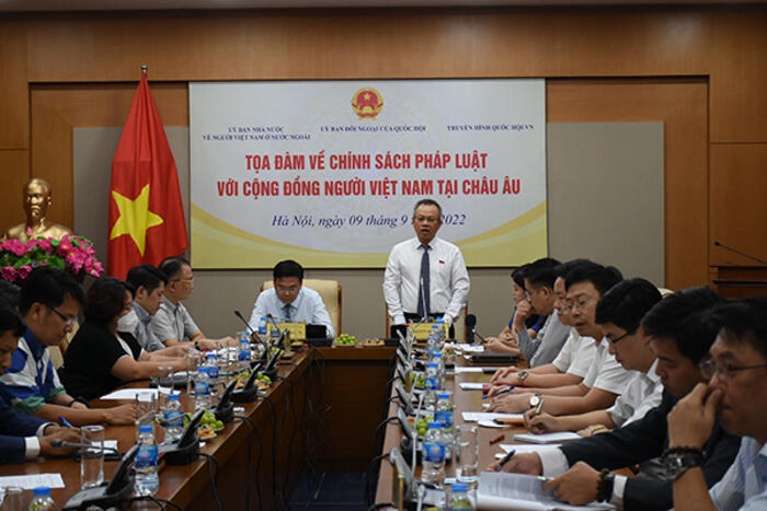 Ông Nguyễn Mạnh Tiến- Phó Chủ nhiệm Ủy ban Đối ngoại Quốc hội  phát biểu mở đầu Tọa đàm