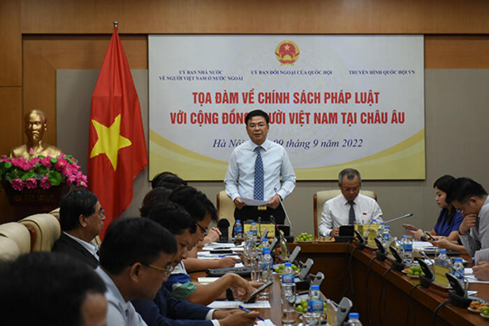Ông Phạm Quang Hiệu -Thứ trưởng Bộ Ngoại giao, Chủ nhiệm Ủy ban Nhà nước về người Việt Nam ở nước ngoài phát biểu tại Tọa đàm