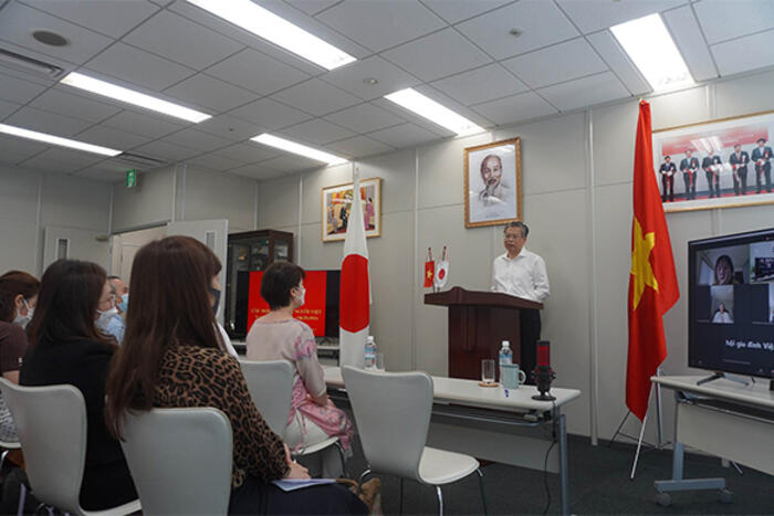 Tổng lãnh sự Vũ Bình phát biểu tại Hội nghị lần thứ nhất các hội đoàn của người Việt Nam tại khu vực Kyushu