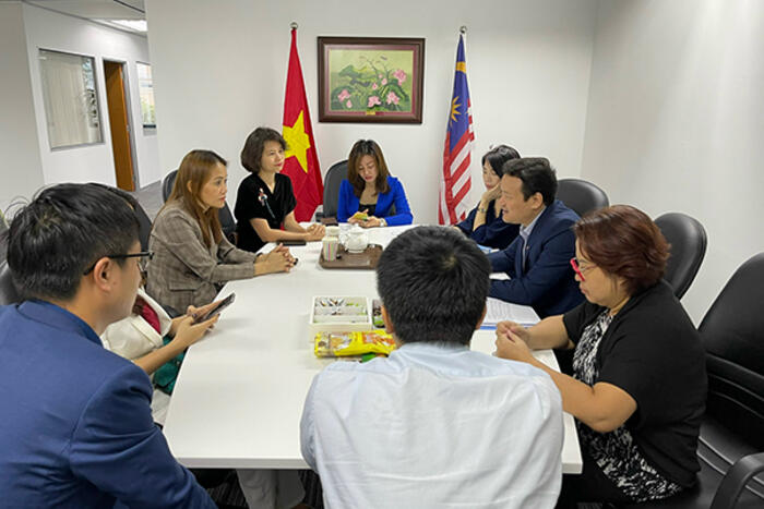 Đoàn làm việc với Hội doanh nhân Việt Nam tại Malaysia