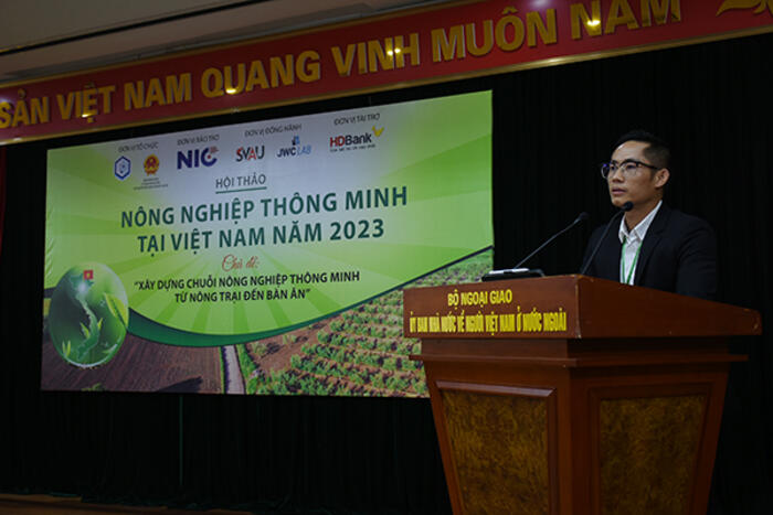 Ông Nguyễn Phúc Bình - Chủ tịch Điều hành Mạng lưới Đổi mới sáng tạo Việt Úc phát biểu Khai mạc Hội thảo