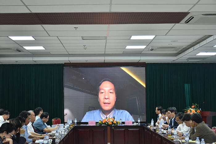 Ông Phạm Kim Cương (kiều bào ta tại Hoa Kỳ) phát biểu tại  Hội thảo