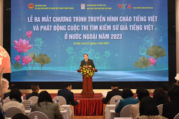 Đại sứ Nguyễn Phú Bình - Chủ tịch Hội LLVNVNONN phát biểu