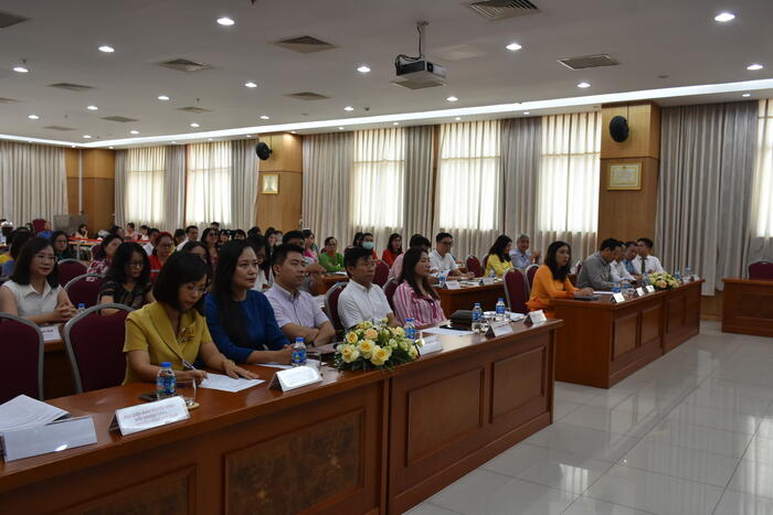 Các đại biểu tham dự buổi lễ