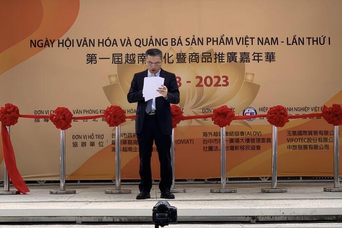 Ông Vũ Tiến Dũng, Chủ nhiệm Văn phòng Kinh tế Văn hóa Việt Nam tại Đài Bắc phát biểu tại buổi lễ