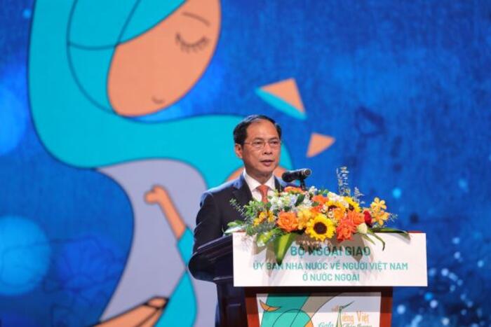 Bộ trưởng Bộ Ngoại giao Bùi Thanh Sơn phát biểu khai mạc Chương trình.