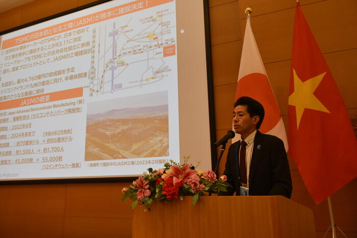 Đại diện Bộ phận thúc đẩy doanh nghiệp tỉnh Fukuoka phát biểu 