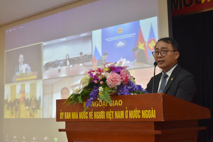 Luật sư Huỳnh Phương Nam - Phó Chủ nhiệm Đoàn luật sư Hà Nội  trình bày tham luận tại Hội thảo