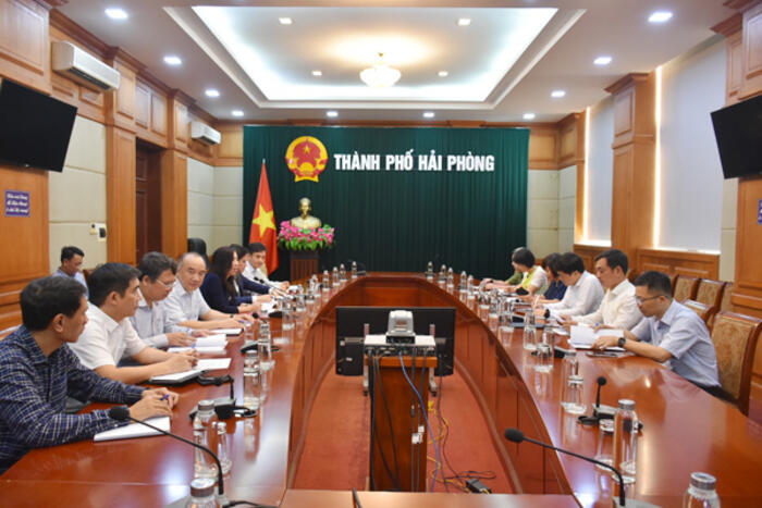 Quang cảnh buổi làm việc