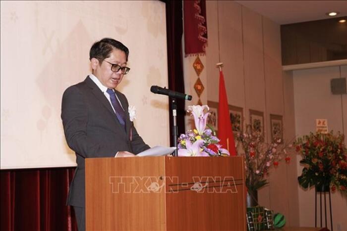 Tổng Lãnh sự Việt Nam tại Osaka Ngô Trịnh Hà phát biểu khai mạc chương trình. Ảnh: TTXVN