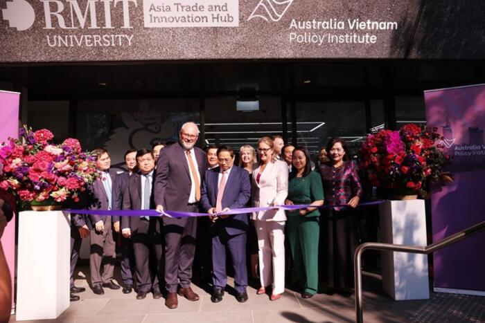 Thủ tướng Chính phủ Phạm Minh Chính đã dự lễ và cắt băng khai trương Viện Chính sách Australia – Việt Nam tại Đại học RMIT, thành phố Melbourne, bang Victoria. Ảnh: VGP/Nhật Bắc