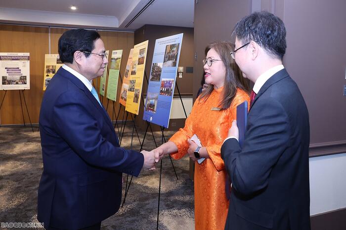 Thủ tướng Phạm Minh Chính gặp đại diện Hội trí thức và chuyên gia Việt Nam tại Australia (VASEA).