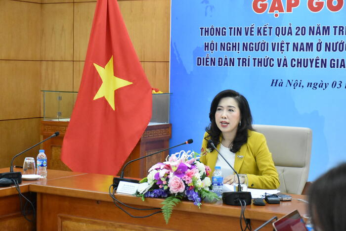 Thứ trưởng Lê Thị Thu Hằng phát biểu tại cuộc Gặp gỡ báo chí