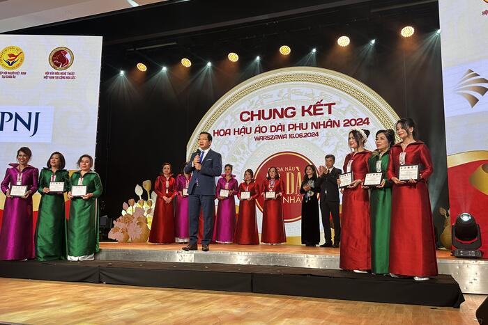 Đại sứ Hà Hoàng Hải  bày tỏ niềm vinh dự khi Ba Lan được chọn là nước đăng cai cuộc thi lần thứ III, nhân dịp này Đại sứ Hà Hoàng Hải đã gửi lời cảm ơn các tổ chức và cá nhân đã hỗ trợ cho bà con gặp hoạn nạn trong vụ hỏa hoạn tại Trung tâm Thương mại Marywilska vừa qua.