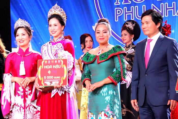 Không đơn thuần là một cuộc thi nhan sắc, Hoa hậu Áo dài Phu nhân mang thông điệp tôn vinh di sản áo dài Việt, góp phần nuôi dưỡng văn hóa Việt trong cộng đồng kiều bào, chung tay quảng bá giá trị văn hóa truyền thống tốt đẹp của đất nước đến với bạn bè quốc tế.