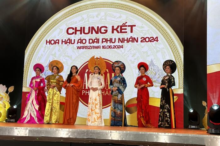 Hoa hậu Áo dài Phu nhân toàn châu Âu đã trở thành hoạt động văn hóa được mong chờ.