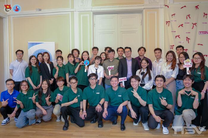 Việc nâng cao chất lượng nghiệp vụ truyền thông cho du học sinh góp phần lan toả, cập nhật kịp thời những thông tin ý nghĩa, xác thực, cùng giá trị nhân văn của các chương trình.
