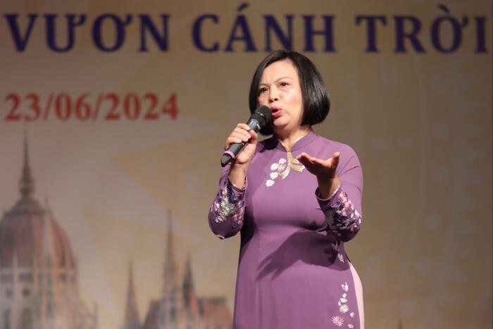 Đại sứ Nguyễn Bích Thảo phát biểu tại buổi lễ