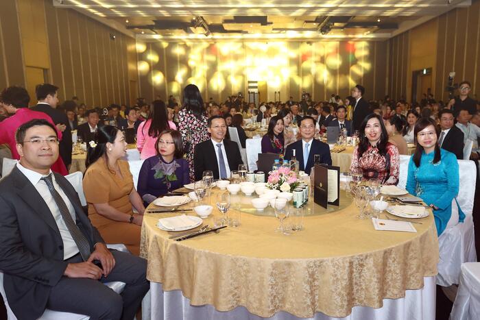 hơn 400 đại biểu kiều bào từ hơn 40 quốc gia và vùng lãnh thổ có mặt ở Thủ đô Hà Nội tham dự Hội nghị và Diễn đàn