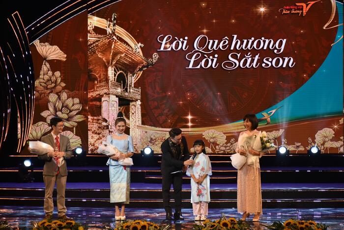 Em Trần Vũ Hạnh My - Sứ giả tiếng Việt năm 2024 chia sẻ tình cảm của mình với tiếng Việt tại Chương trình