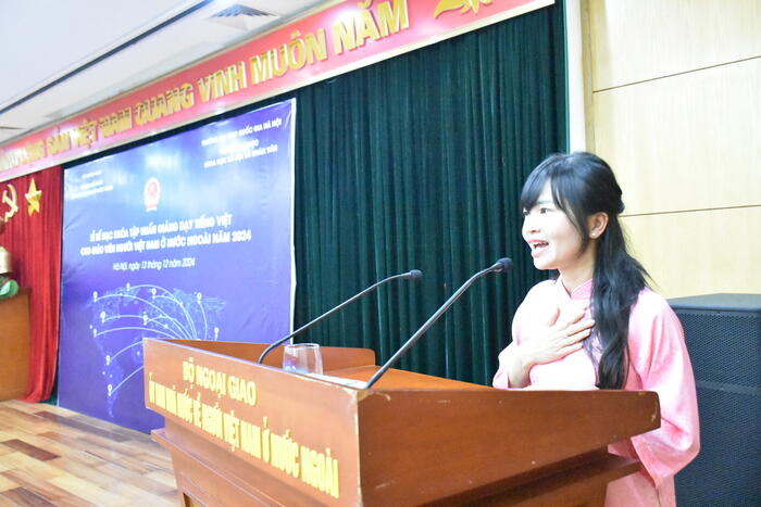 Cô Trần Đinh Linh Phương chia sẻ cảm nhận về Khóa tập huấn