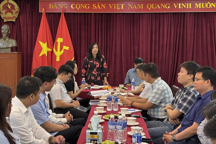Thứ trưởng - Chủ nhiệm Lê Thị Thu Hằng và Đoàn công tác làm việc với Đại sứ quán Việt Nam tại Malaysia