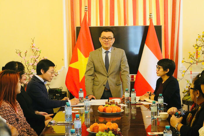 Đại sứ Vũ Lê Thái Hoàng phát biểu tại Tọa đàm