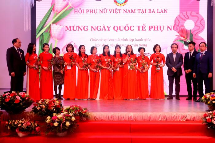 Lễ kỷ niệm Ngày Quốc tế Phụ nữ 08/03 tại Ba Lan