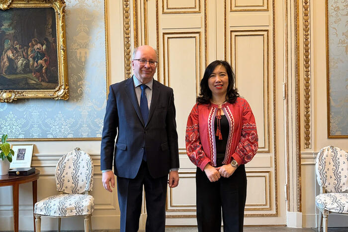 Thứ trưởng Lê Thị Thu Hằng và Quốc Vụ khanh Bộ Ngoại giao Thụy Điển Dag Hartelius