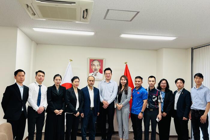 Đoàn làm việc với đại diện các hội đoàn người Việt tại khu vực Kansai