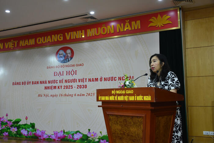 Thứ trưởng Lê Thị Thu Hằng phát biểu tại Đại hội