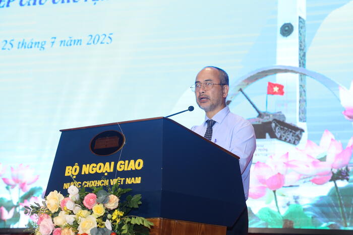 Ông Nguyễn Trung Kiên, Chủ nhiệm Ủy ban Nhà nước về người Việt Nam ở nước ngoài phát biểu bế mạc Trại hè Việt Nam 2025.