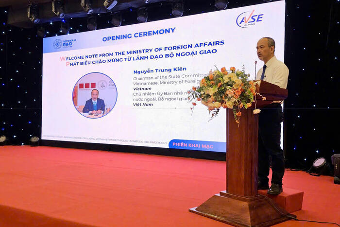 Chủ nhiệm Nguyễn Trung Kiên phát  biểu tại Diễn đàn Nghiên cứu và phát triển Việt Nam năm 2025
