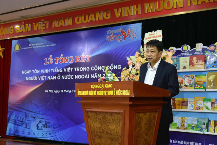 Ông Phạm Vĩnh Thái, Tổng Biên tập Nhà xuất bản Giáo dục Việt Nam phát biểu tại buổi lễ